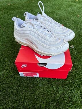 Nike White Wave-Textured Running Sneakers